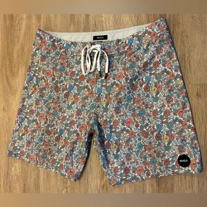 Like NEW RVCA floral Board Shorts size 34 QUICK DRY stretch